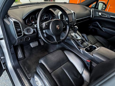 Used 2011 Porsche Cayenne S image 12