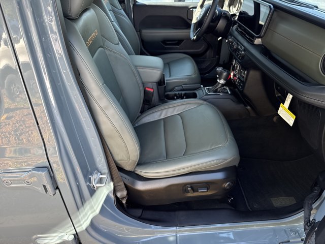 Certified 2025 Jeep Gladiator Mojave AWD/4WD image 15