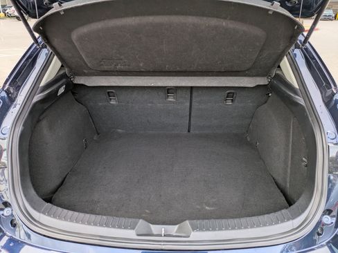 Used 2018 MAZDA MAZDA3 Touring image 21