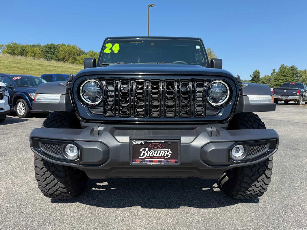 Used 2024 Jeep Wrangler Unlimited Sport AWD/4WD image 2
