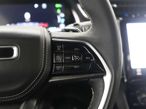 Used 2023 Jeep Grand Cherokee Overland image 27