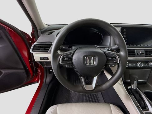 Used 2018 Honda Accord LX image 11