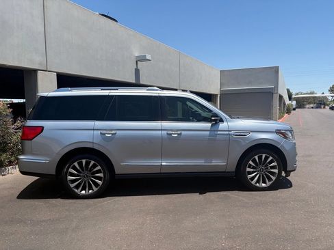 Used 2020 Lincoln Navigator Reserve w/ Luxury Package AWD/4WD image 3