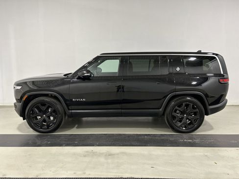 Used 2025 Rivian R1S Adventure image 2