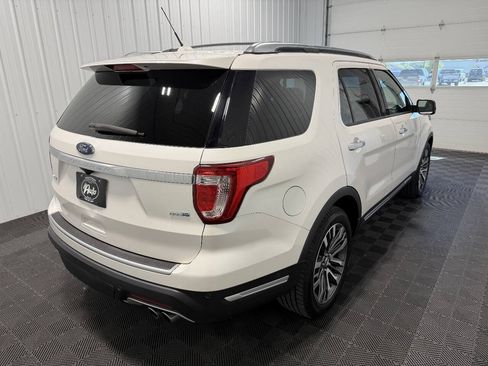 Used 2018 Ford Explorer Platinum AWD/4WD image 3