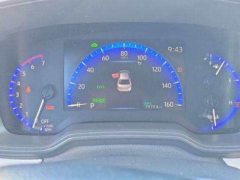 Used 2020 Toyota Corolla LE FWD image 14