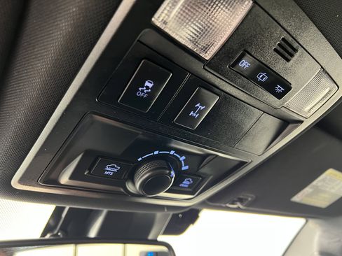 Used 2018 Toyota Tacoma TRD Off-Road image 25