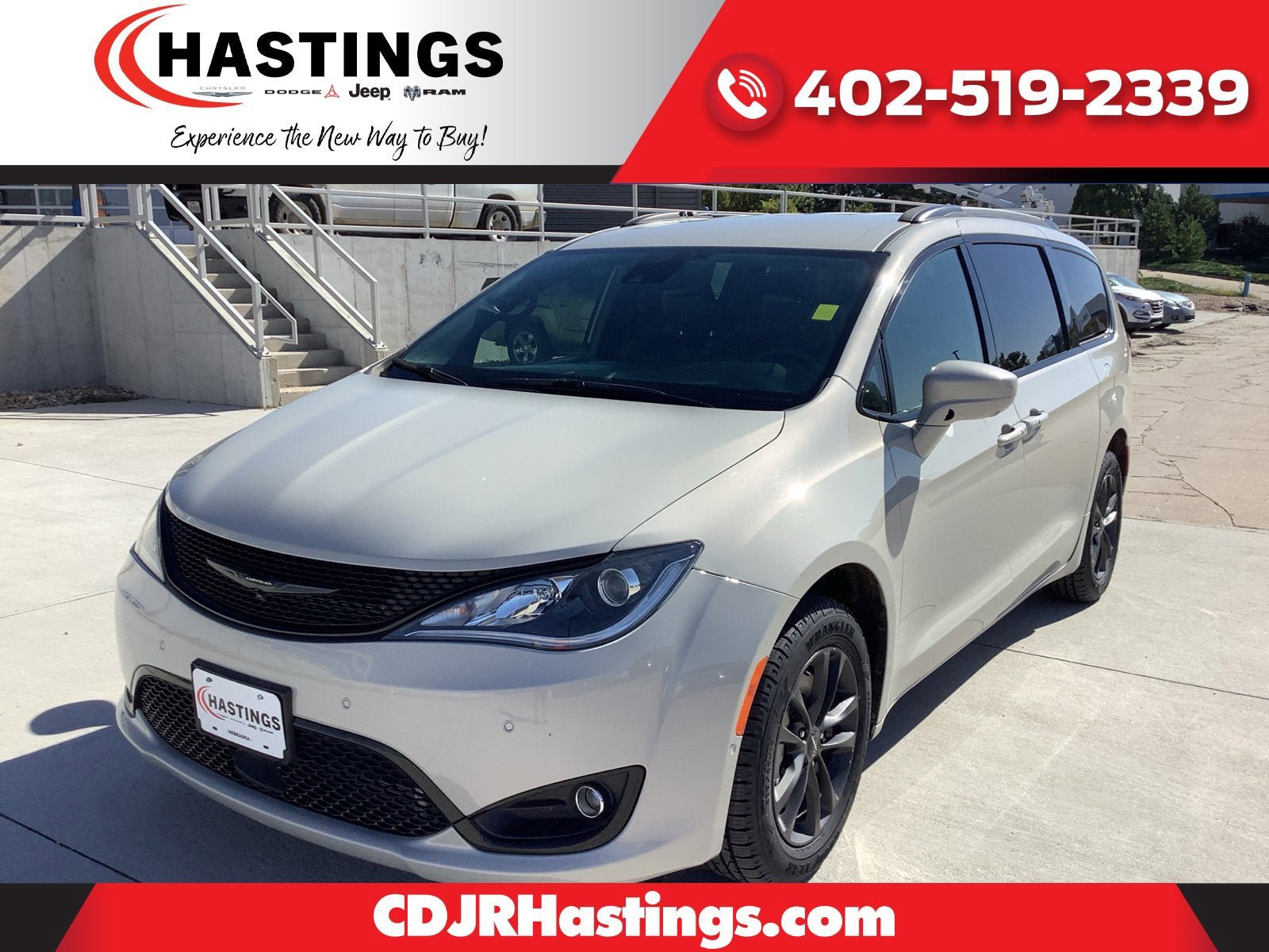 Used 2020 Chrysler Pacifica Touring-L w/ Advanced Safetytec Group AWD/4WD image 1
