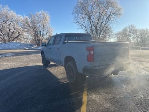 Used 2024 Chevrolet Silverado 1500 LT Trail Boss w/ LT Trail Boss Premium Package image 3