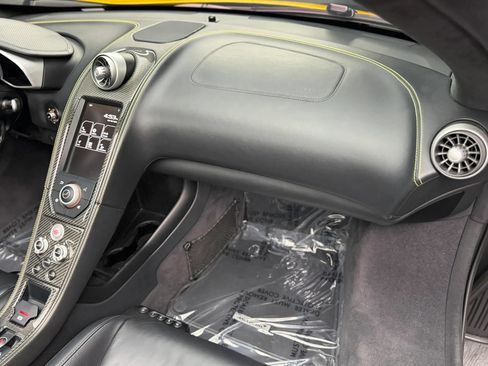 Used 2015 McLaren 650S Spider RWD image 35