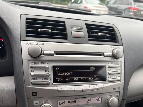 Used 2010 Toyota Camry XLE FWD image 16