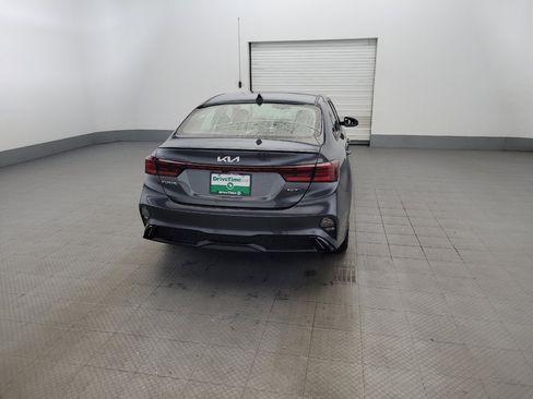 Used 2022 Kia Forte GT-Line w/ GT-Line Technology Package FWD image 7