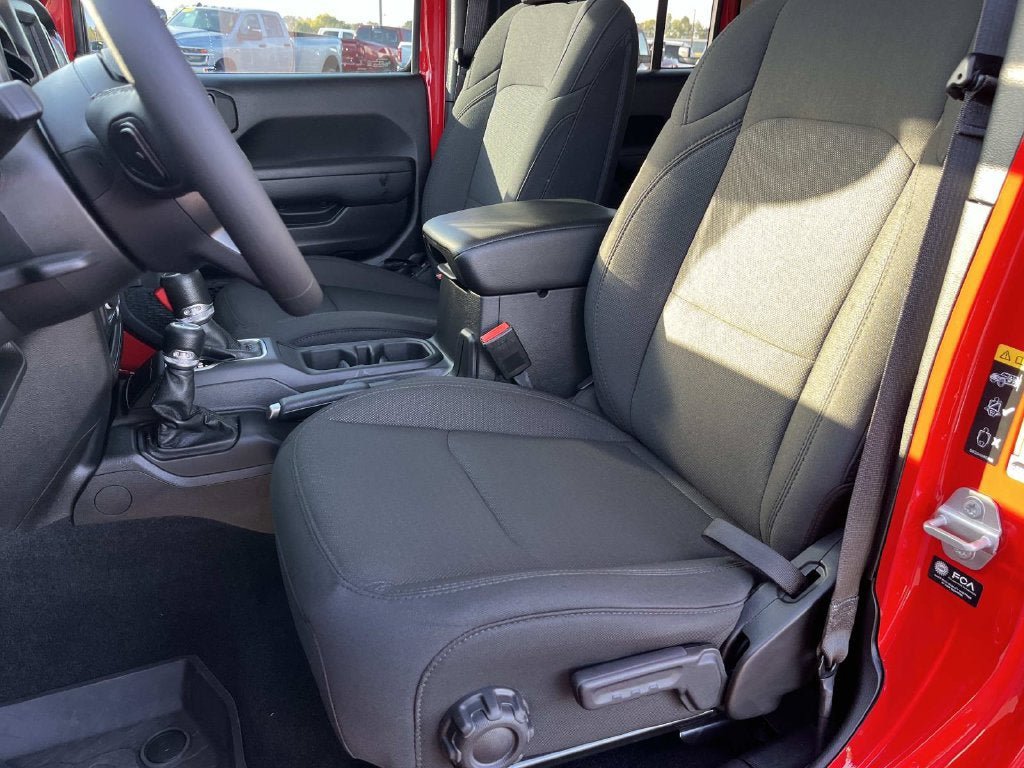 Used 2023 Jeep Gladiator Sport AWD/4WD image 26