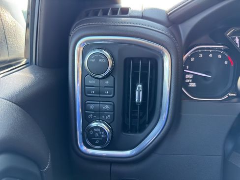 Used 2021 GMC Sierra 1500 SLT w/ SLT Premium Plus Package AWD/4WD image 23