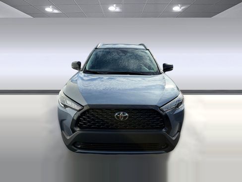Used 2025 Toyota Corolla Cross LE image 5