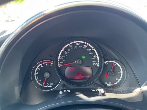 Used 2013 Volkswagen Beetle 2.5 FWD image 32