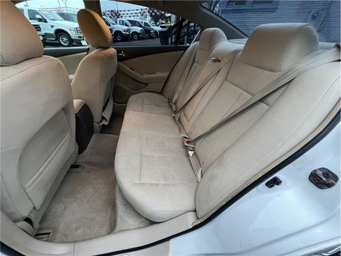 Used 2010 Nissan Altima Hybrid Sedan image 12