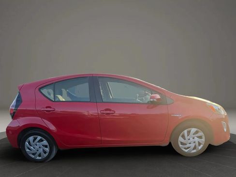 Used 2015 Toyota Prius C One FWD image 4