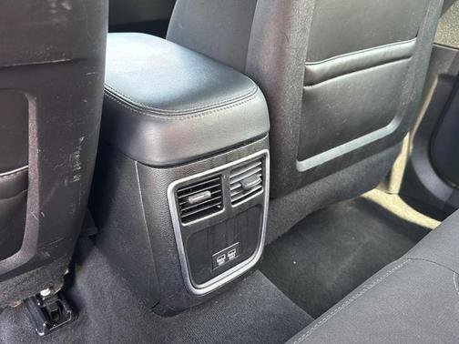 Used 2023 Dodge Charger Scat Pack w/ Navigation & Travel Group RWD image 18