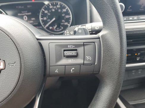 Used 2024 Nissan Rogue S FWD image 22