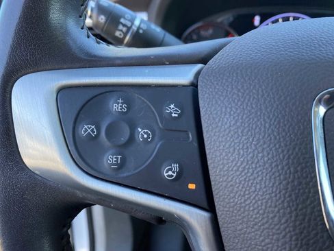 Used 2021 GMC Acadia SLT w/ Technology Package image 25