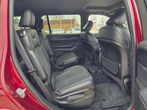 Used 2024 Jeep Grand Cherokee L Altitude image 26