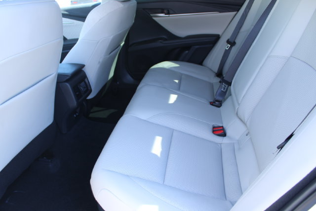 Used 2026 Toyota Camry XLE FWD image 36