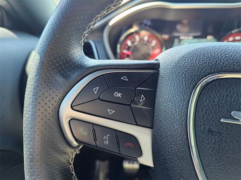 Used 2015 Dodge Challenger SRT Hellcat image 19