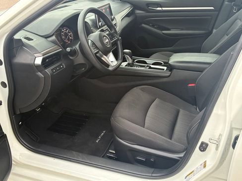 Used 2023 Nissan Altima 2.5 SV image 17