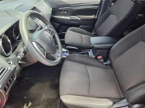 Used 2018 Mitsubishi Outlander Sport ES FWD image 12