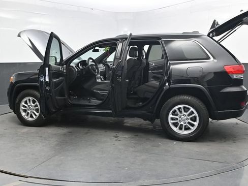 Used 2018 Jeep Grand Cherokee Laredo AWD/4WD image 45