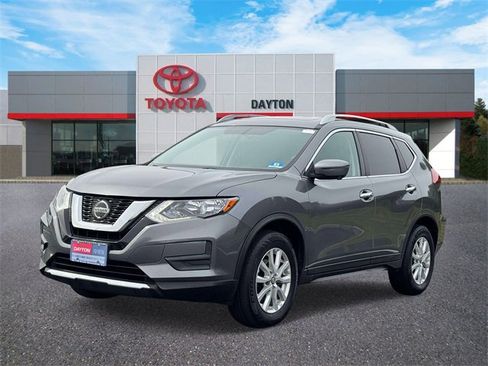 Used 2018 Nissan Rogue SV w/ Sun & Sound Touring Package image 2