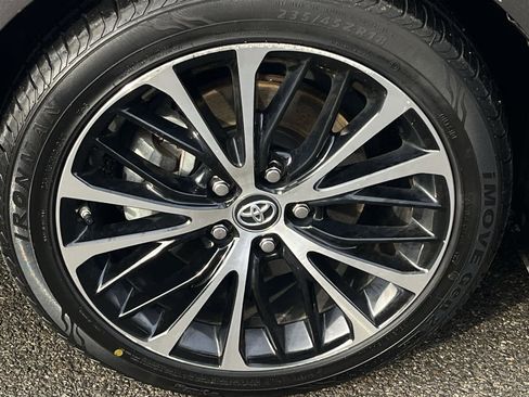 Used 2018 Toyota Camry L image 10