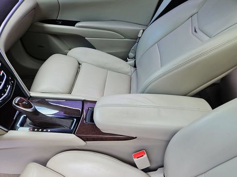 Used 2013 Cadillac XTS Premium AWD/4WD image 26