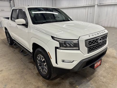 Used 2024 Nissan Frontier SL image 1