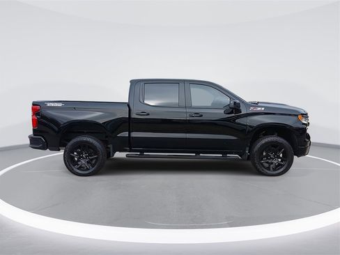Used 2024 Chevrolet Silverado 1500 LT Trail Boss w/ Convenience Package II image 4