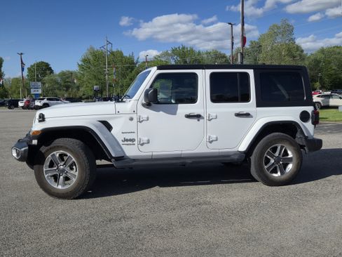 Used 2021 Jeep Wrangler Unlimited Sahara AWD/4WD image 2