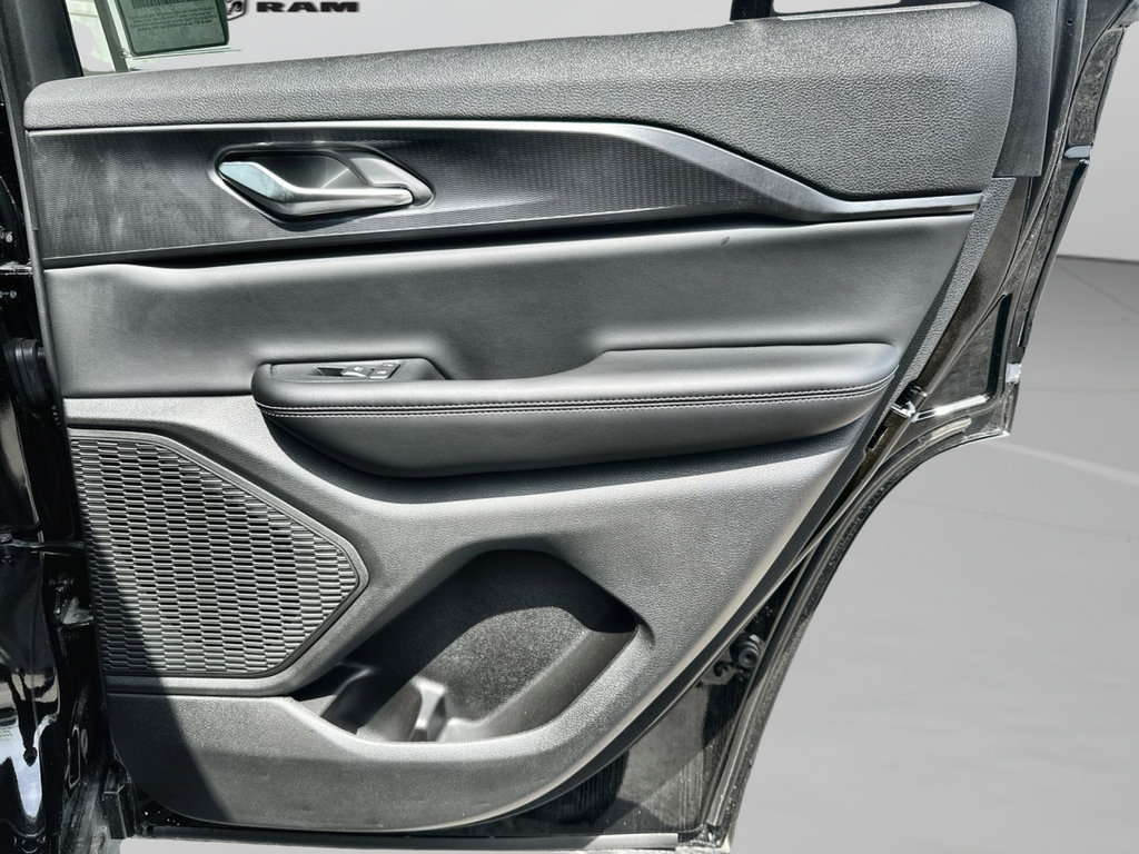 New 2025 Jeep Grand Cherokee Altitude RWD image 29
