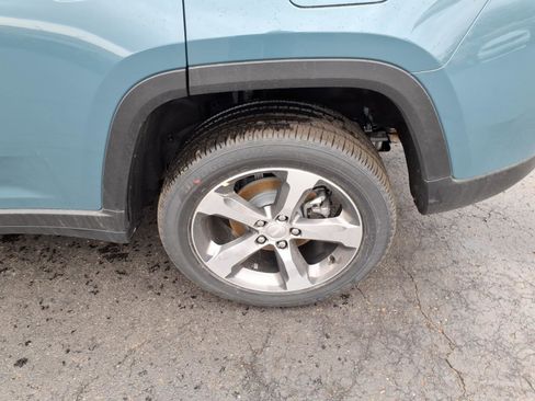 New 2026 Jeep Grand Cherokee Limited AWD/4WD image 9