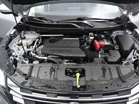 Used 2025 Nissan Rogue SV AWD/4WD image 12