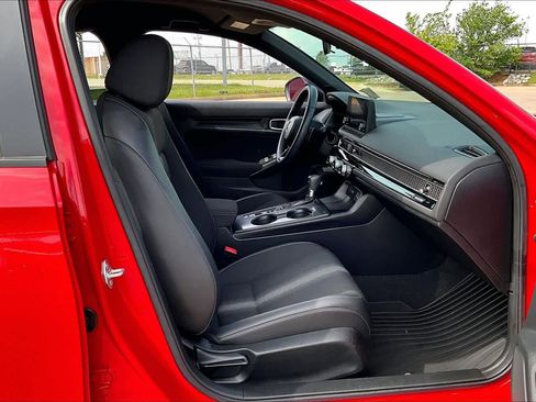 Used 2023 Honda Civic Sport image 9