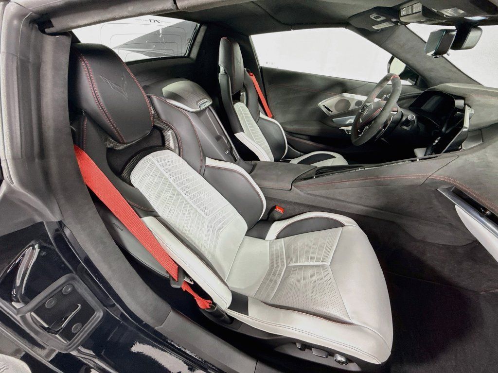 Used 2023 Chevrolet Corvette Stingray Premium Conv w/ Z51 Performance Package RWD image 25