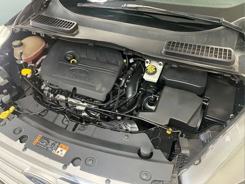 Used 2018 Ford Escape SE FWD image 16