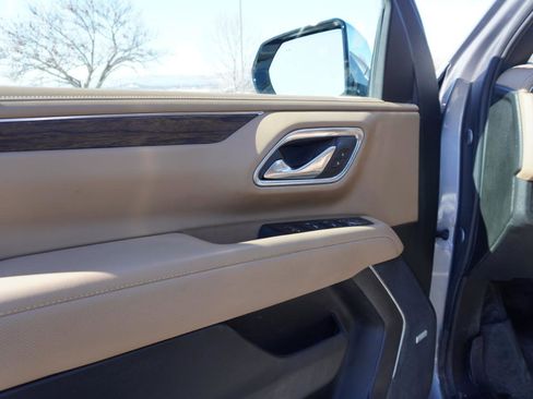 Used 2023 Chevrolet Suburban Premier image 13