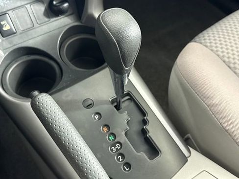 Used 2007 Toyota RAV4 4WD w/ 3rd Row image 34