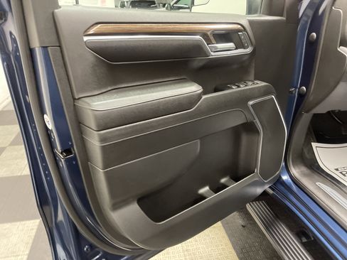 Used 2023 Chevrolet Silverado 1500 LT image 10