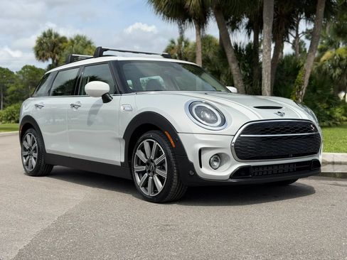Used 2023 MINI Cooper Clubman S FWD image 2