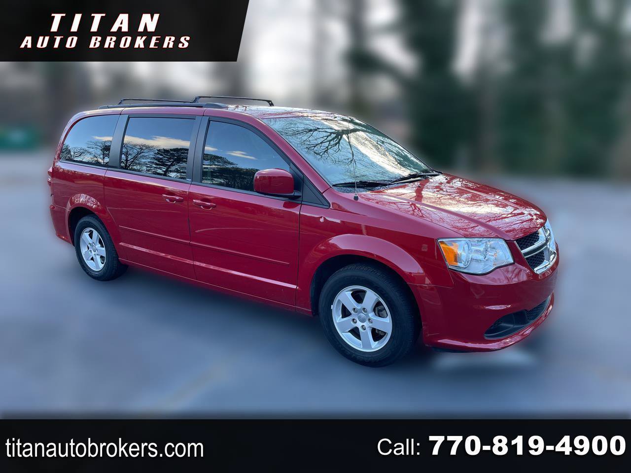 Used 2012 Dodge Grand Caravan SXT FWD image 1