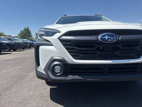 Used 2025 Subaru Outback Premium w/ Popular Package #1A image 9