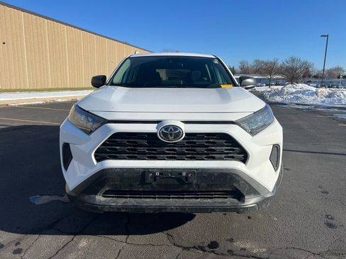 Used 2022 Toyota RAV4 LE image 8